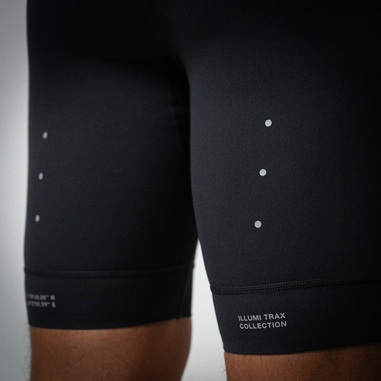 Atlas Collectif - Illumi Trax Half Running Tights - Black - Men's