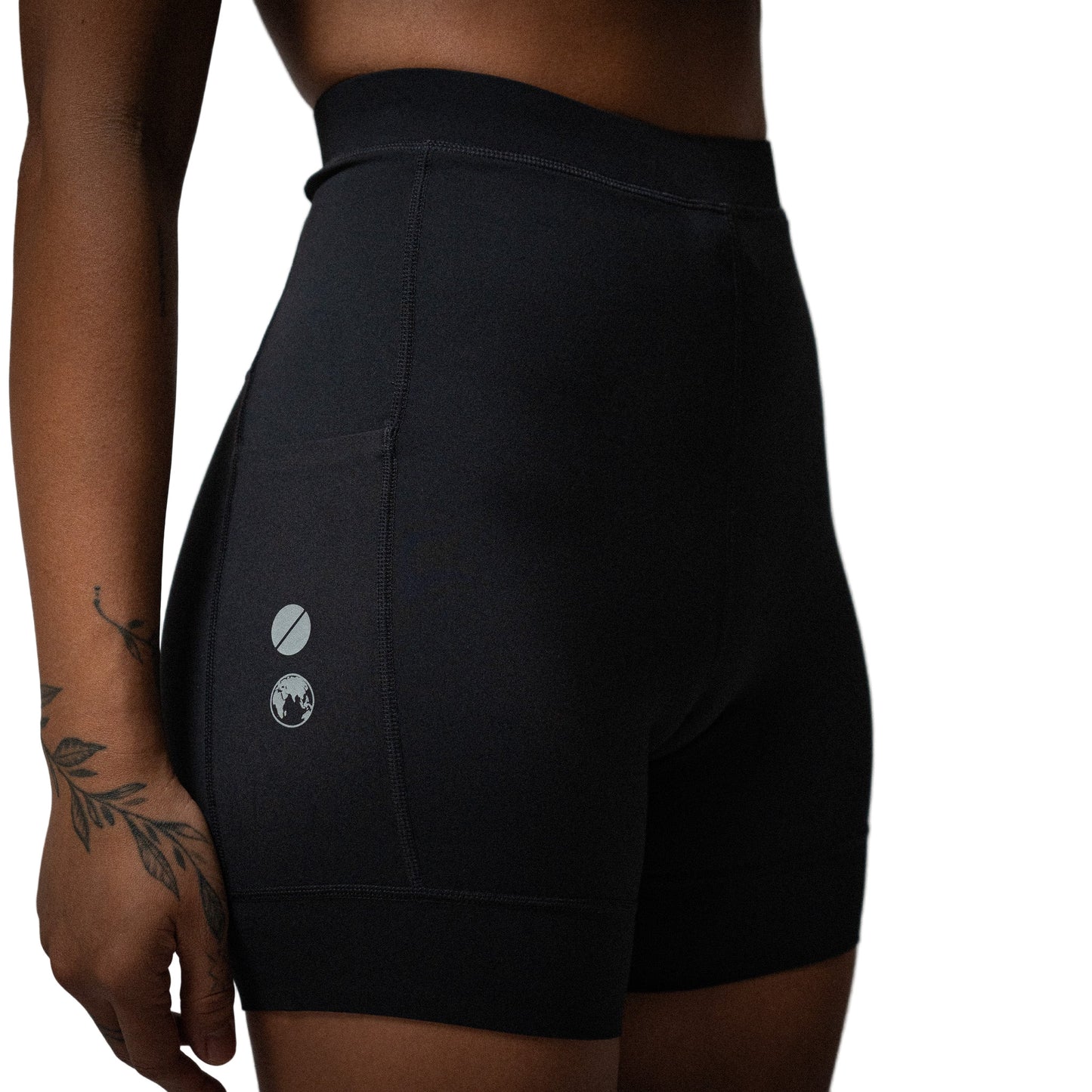 Atlas Collectif - Illumi Trax WMNS Running Half Tights - Black - Women's